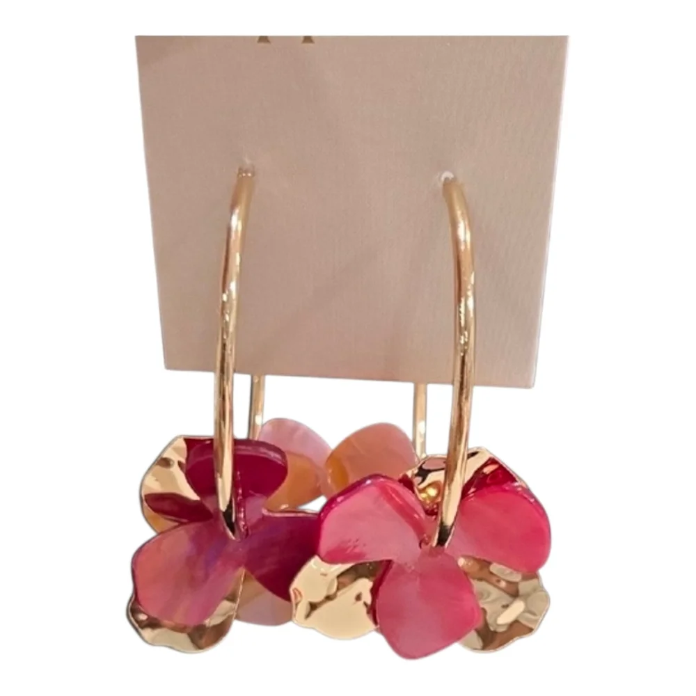 💕▪️Piper K ▪️Gold and Pink Floral Hoop Earrings